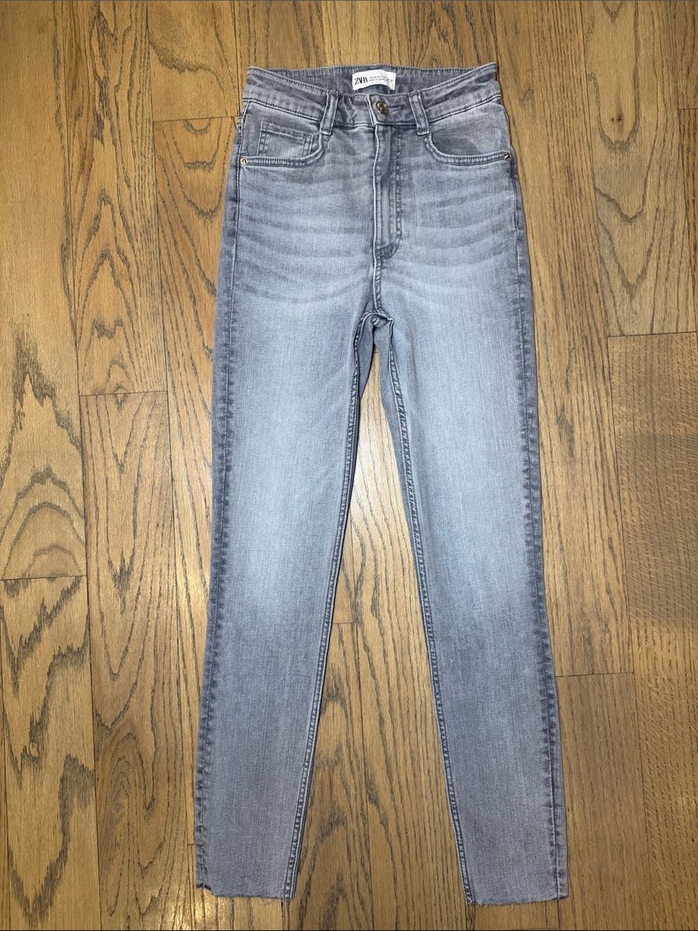 ZARA Women’s Light Gray High-Rise Skinny Raw Hem Jeans Size 2